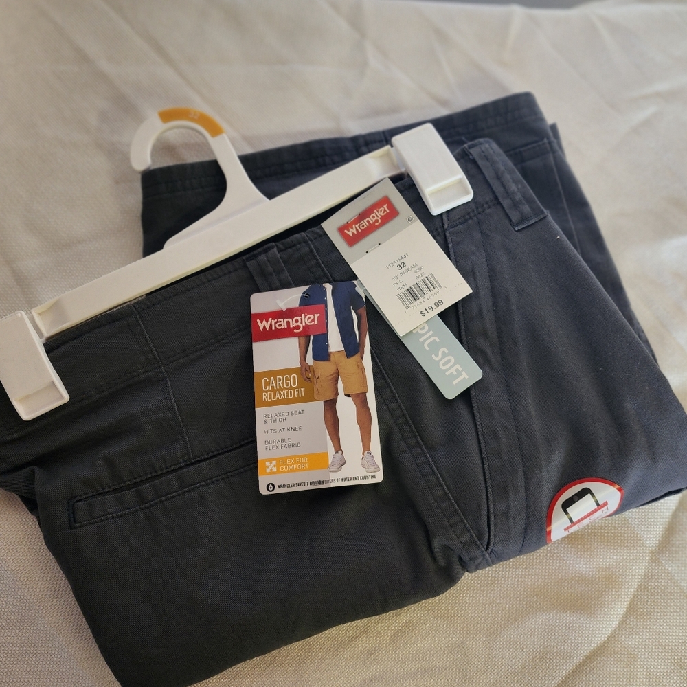 Wrangler cargo shorts